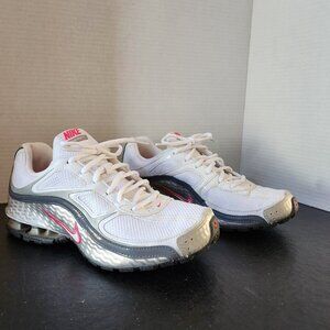 Women's Nike Reax Run 5 Sneakers (White/Gray/Pink)